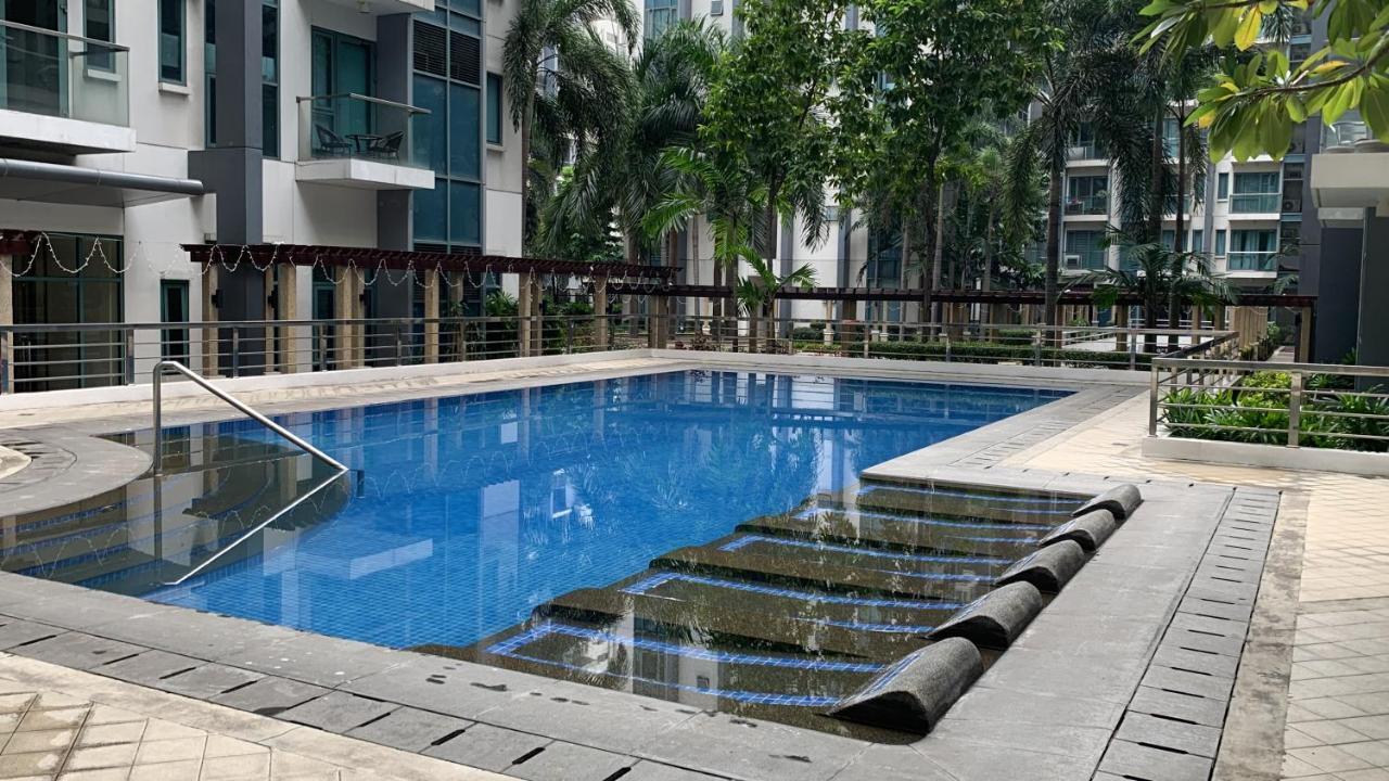 Two Palm Tree Villas Condominium - Studio 8Th Fl With Balcony - Across Terminal 3 Airport Pasay Luaran gambar