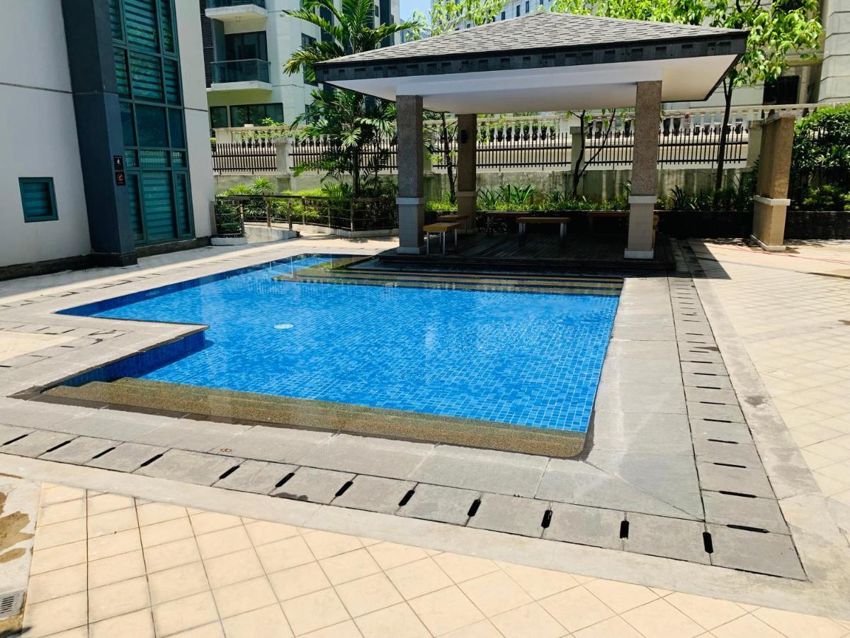 Two Palm Tree Villas Condominium - Studio 8Th Fl With Balcony - Across Terminal 3 Airport Pasay Luaran gambar